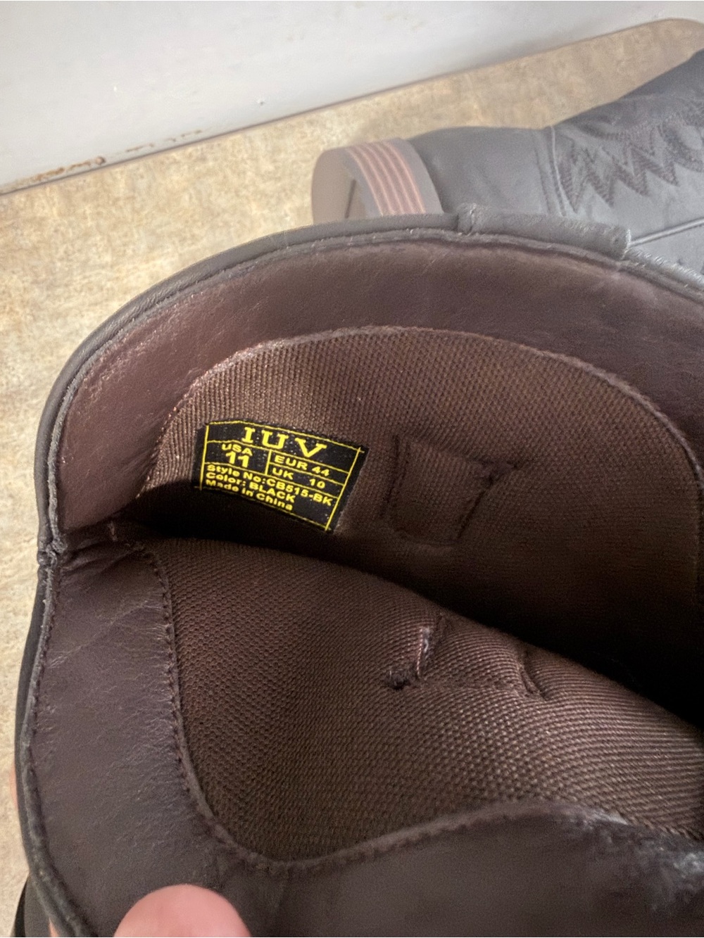 Black Western Cowboy Boots with Decorative Stitching - Picture 4 of 4